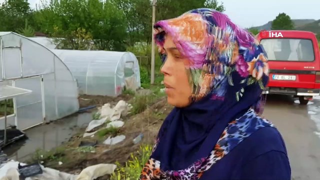 Tıkanan kanalizasyon seraları sular altında bıraktı