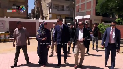 محافظ سوهاج يتابع امتحانات التابلت.. وطلاب 63 مدرسة يؤدون الامتحان إلكترونيا