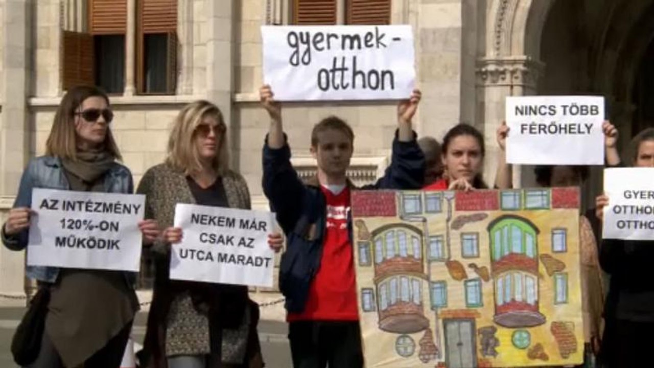 Protest gegen Obdachlosengesetz, das Familien zerreißt