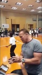 Arnold Schwarzenegger violemment agressé en Afrique du Sud