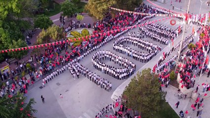 - 700 kişilik ekip “100. Yıl” koreografisi ile atabarı oynadı