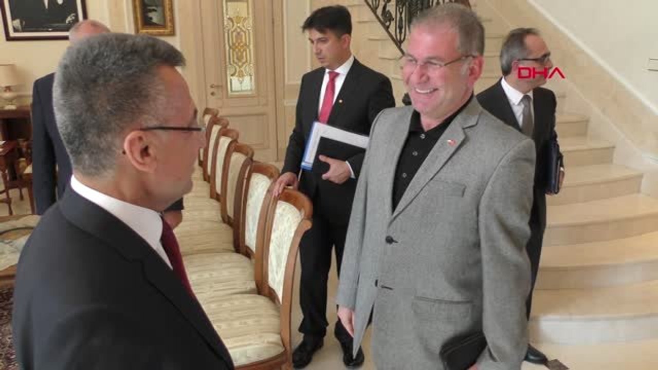 Dha Dış - Cumhurbaşkanı Yardımcısı Fuat Oktay, Ukrayna'daki Soydaş ve Türklerle Buluştu - 2 - İş...