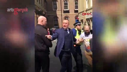 İngiliz siyasetçiye milkshakeli protesto