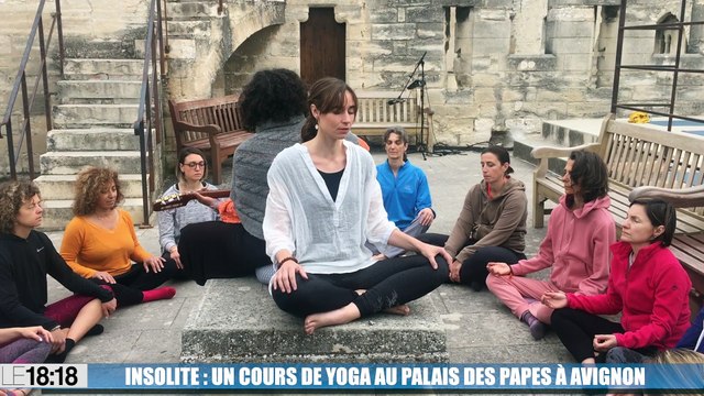 Insolite : un cours de yoga au Palais des Papes à Avignon