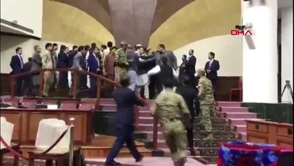 Dha Dış ? Afganistan Meclisi'nde Bıçaklı Kavga