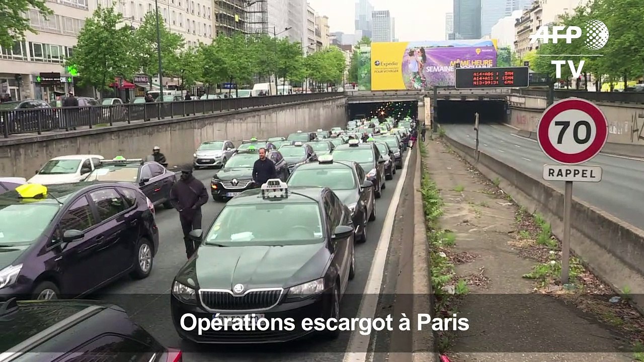 Taxis et auto-écoles mobilisés: opération escargot à Paris