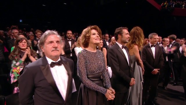 L'arrivée dans la salle de l'équipe du film La Belle Epoque de Nicolas Bedos - Cannes 2019