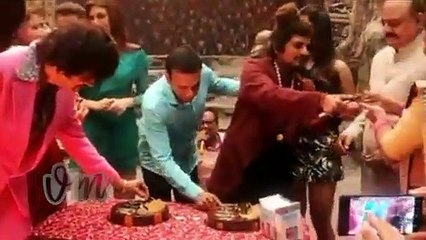 nawazuddin siddiqui celebrates his birthday on the sets of Housefull 4