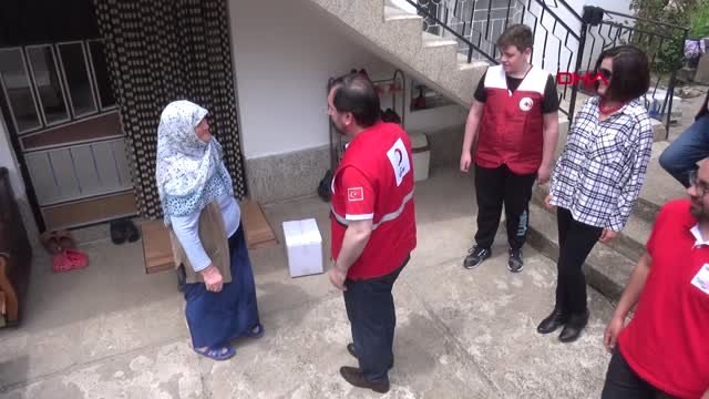 Dha Dış ? Türk Kızılayı, Prizren'de 500 Yetime İftar Yemeği Verdi