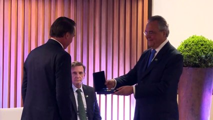 Para Bolsonaro, el "gran problema" de Brasil es su clase política