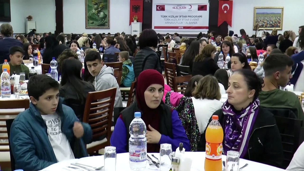 Türk Kızılay'dan Arnavutluk'ta iftar programı