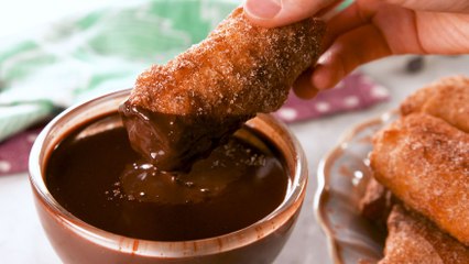 Churro Cheesecake Egg Rolls Will Roll You Right Into Cinnamon Heaven