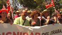 Cientos de agricultores protestan en Sevilla por un convenio justo