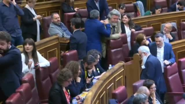 Echenique vota desde su escaño por la falta de accesibilidad para personas con discapacidad en el Congreso