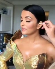 Aishwarya Rai Sexiest Look in Golden Dress at Cannes 2019