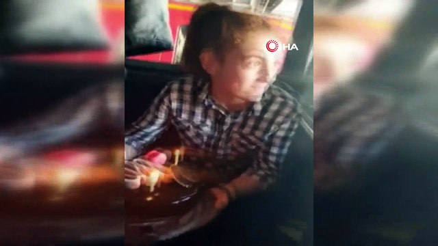 Yangını söndürmek için koşan itfaiye erine, doğum günü sürprizi