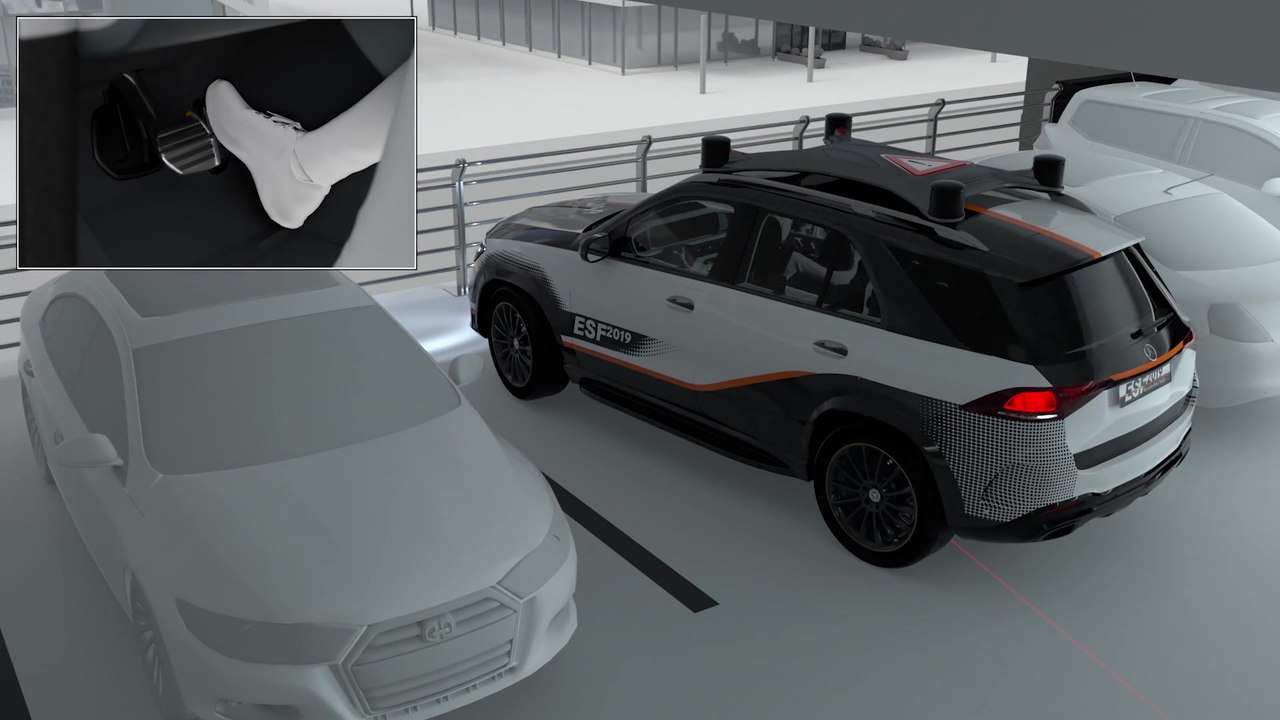 Mercedes-Benz ESF 2019 - 360° Fußgängerschutz beim Parken und Manövrieren