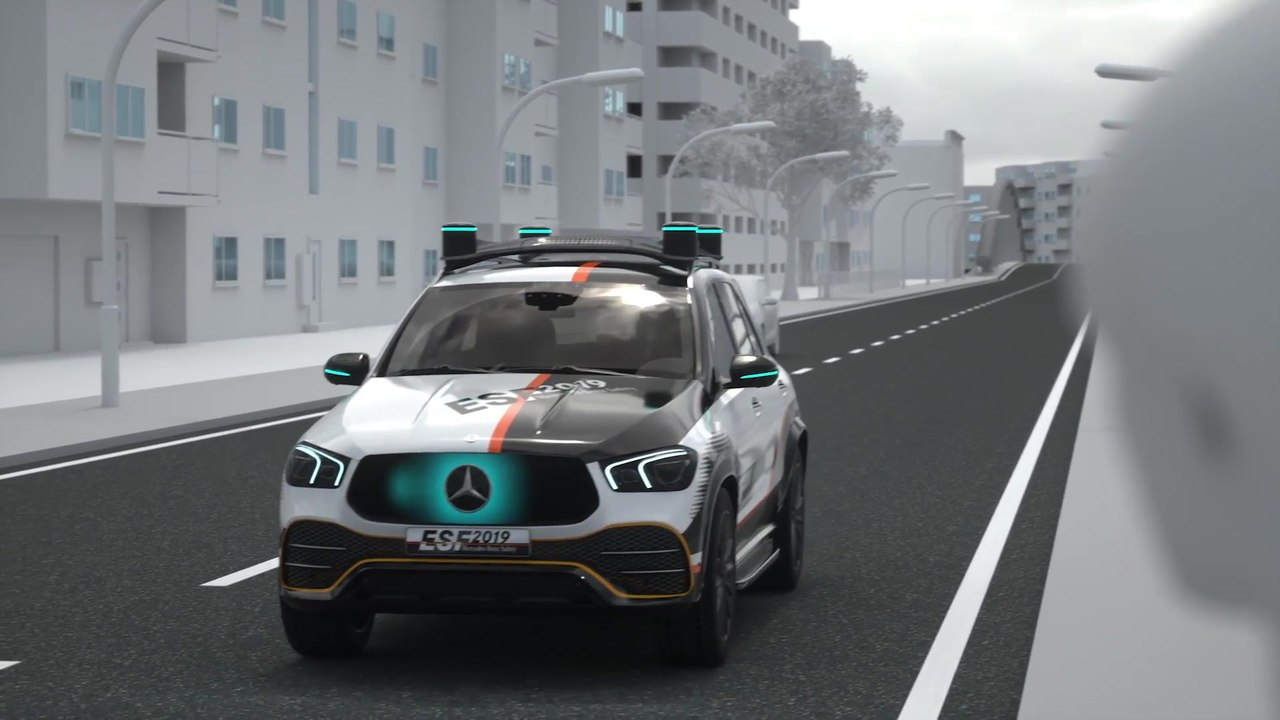 Mercedes-Benz ESF 2019 - Kooperative Fahrzeug-Umfeldkommunikation - Interaktion mit Fußgänger