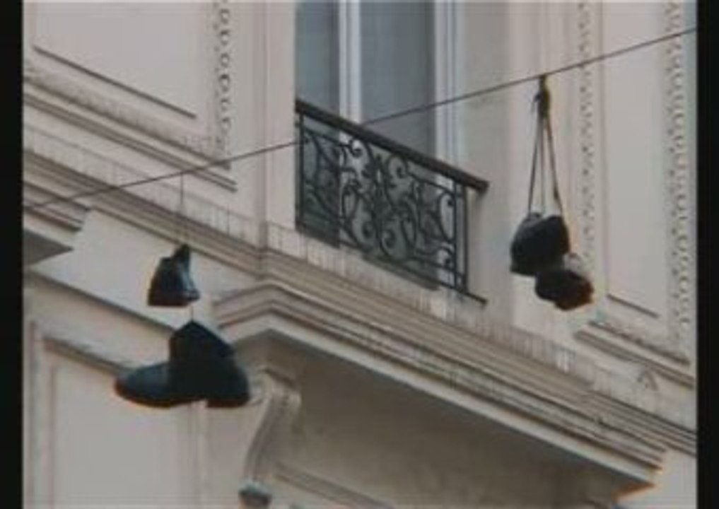 A côté de ces pompes