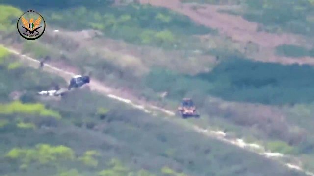 الجبهة الوطنية للتحرير تدمير تركس لعصابات الأسد بصاروخ مضاد للدروع على جبهة الحويز بريف حماة الغربي