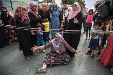 Uyuşturucu Satılmasından Rahatsız Olan Kadınlar, Yol Kapatma Eylem Yaptı