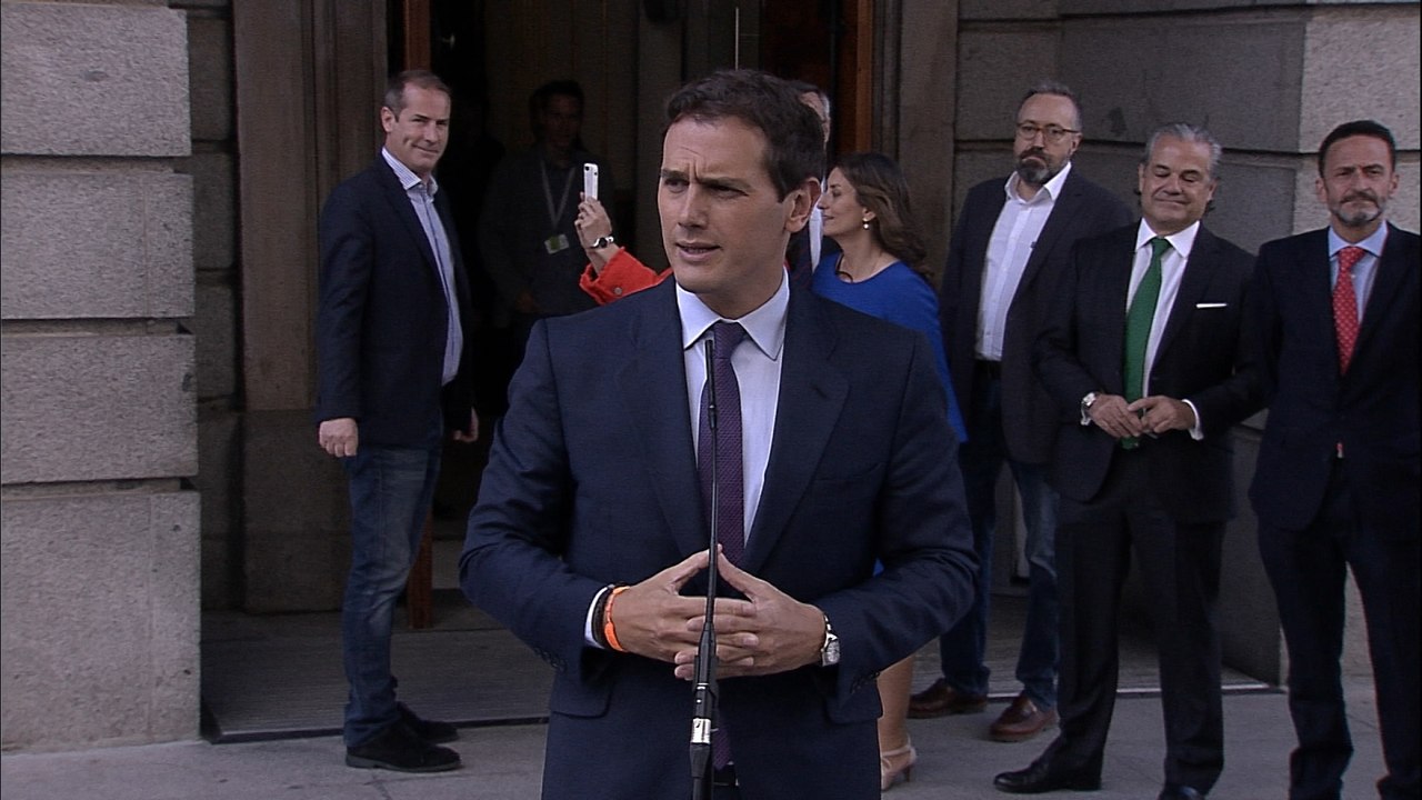 Rivera pide que suspendan a los diputados presos