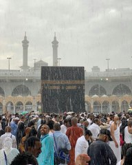 سقوط الامطار لأول مرة على الكعبة  في رمصان