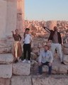 قبلة ورسالة من ويل سميث وأبطال فيلم علاء الدين إلى الأردن