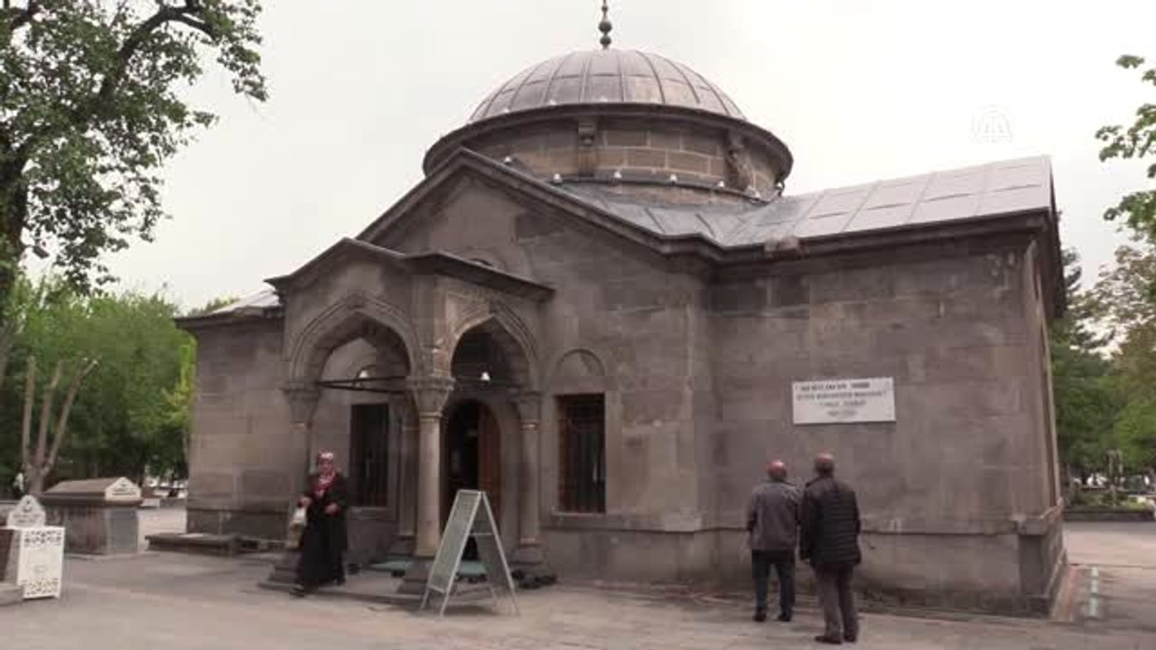 Huzur ve Bereket Ayı Ramazan - Mevlana'nın "Manevi Mimarı"Na Ramazan İlgisi - Kayseri