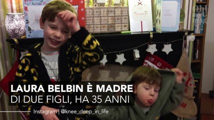 Madre posa imitando le modelle sui social