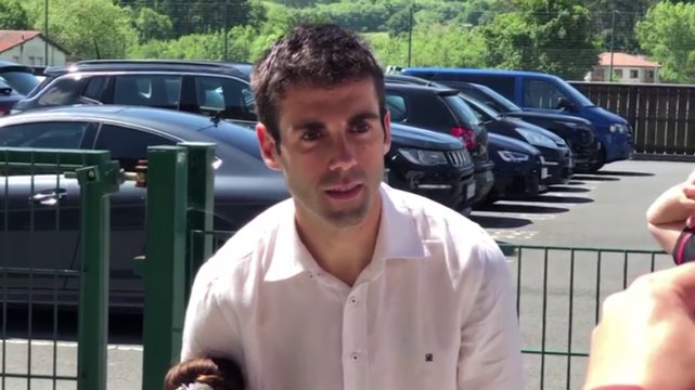 Susaeta se Despide Firmando Autógrafos