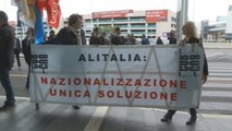 Alitalia cancela más de 280 vuelos por huelga del sector aéreo en Italia