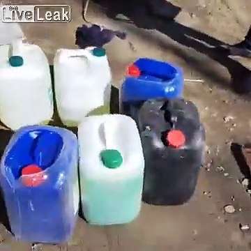 Russie : il resserre ses roues de voiture à la Kalachnikov