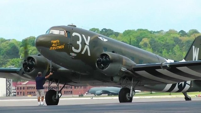 پرواز دوباره اولین هواپیمای آمریکایی که حمله متفقین به ارتش آلمان را آغاز کرد