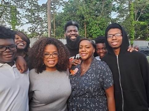 Oprah Donates $500,000 to New Jersey School
