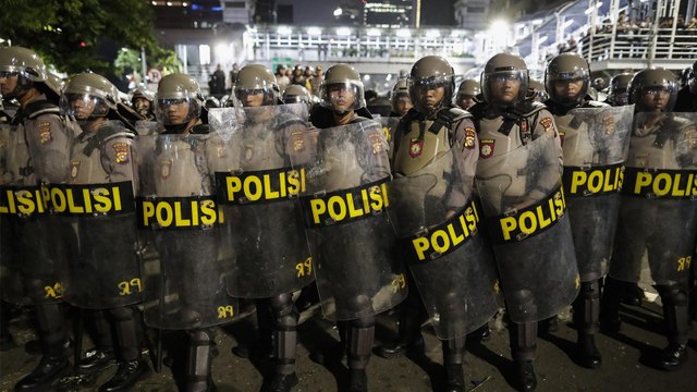 الرئيس الإندونيسي يفوز بولاية رئاسية ثانية