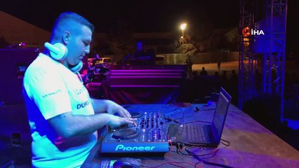 DJ Turkuaz ve Eypio Akhisarlı gençleri mest etti