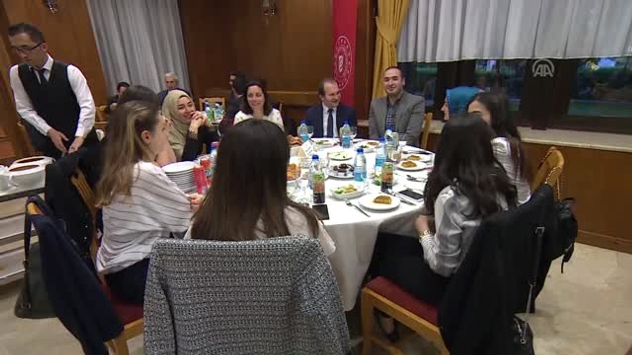 Bakan Dönmez, Bakanlık Çalışanlarıyla İftarda Buluştu