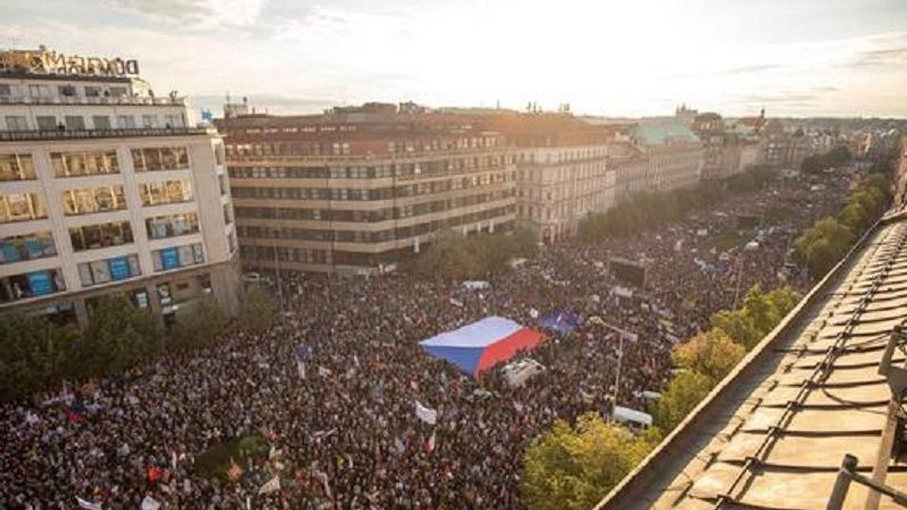 Erneut Proteste gegen Regierung: 50.000 Demonstranten in Prag