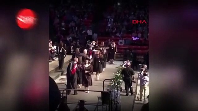 Mezuniyet kutlaması için ters takla attı, kafasının üstüne çakıldı