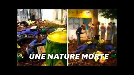 Attac occupe le siège de Bayer-Monsanto avec une scène de nature morte