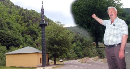 Cami Yaptırırken Parası Biten Köylüler, 20 Metrelik Köknar Ağacından Minare Yaptı!