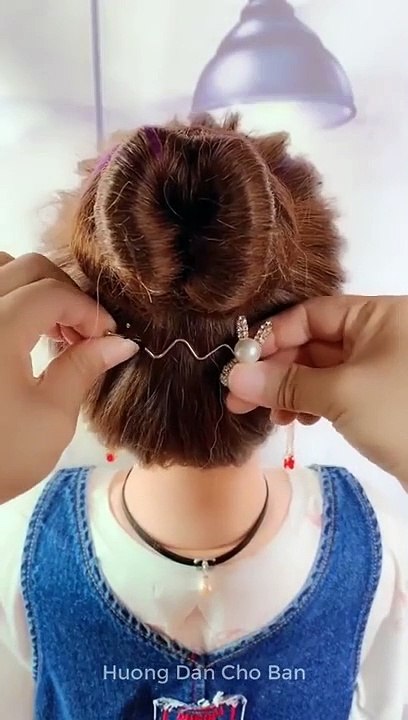 24 KOLAY ve yaz için hızlı saç modeli - Örgülü yüksek topuz saç modelleri