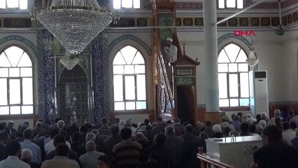 Afyonkarahisar Cami İmamı Görev Yaptığı İlçeye Koyun Çiftliği Kurdu