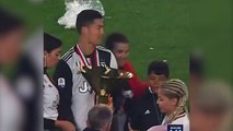 Quand le fils de Cristiano Ronaldo prend le trophée en pleine tête