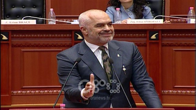 RTV Ora – Rama për opozitën: Barbarë dhe endacakë, rrugën zgjodhën në rrugë le të rrinë!