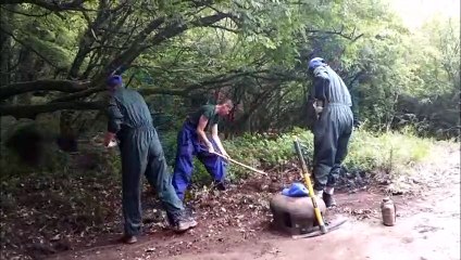 Les jeunes du Service militaire volontaire de Montigny entretiennent  le fort du Michelsberg