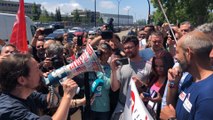 Iglesias visita a los trabajadores de la planta de PSA Citroën en Vigo