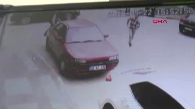 Bursa Otomobil ile Motosikletin Çarpışma Anı Kamerada