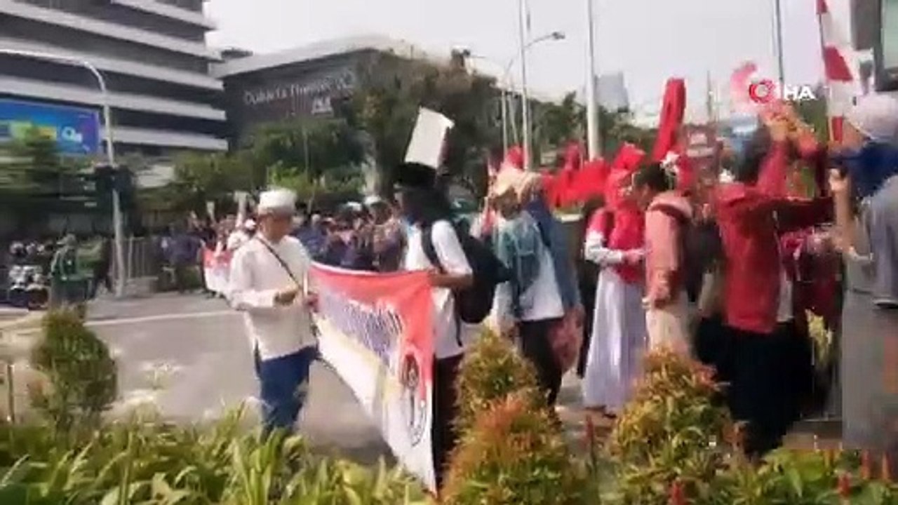 - Endonezya’da Seçim Protestolarında Arbede: 6 Ölü, 200 Yaralı, 69 Gözaltı